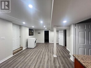 143 Mary Pearson Dr in Markham, ON - Building Photo - Building Photo