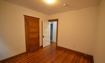10 Cambridge Terrace, Unit 2 in Cambridge, MA - Building Photo - Building Photo