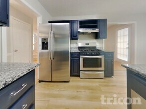 5017 Sandyhook Ct NW in Acworth, GA - Foto de edificio - Building Photo