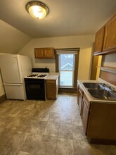 514 Evans St, Unit A in Oshkosh, WI - Building Photo - Building Photo