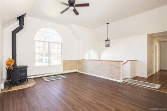 182 Whittier Dr in Mastic Beach, NY - Foto de edificio - Building Photo