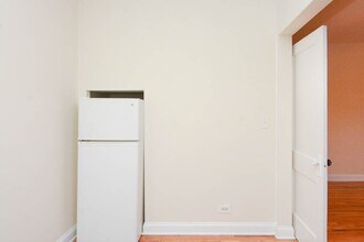 545 W Wellington Ave in Chicago, IL - Building Photo - Building Photo