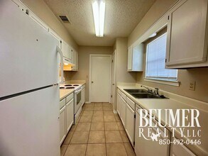 1017 Dog Track Rd in Pensacola, FL - Building Photo - Building Photo