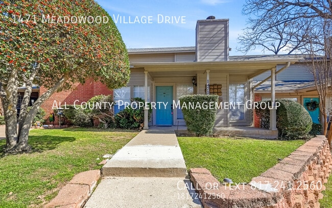 property at 1471 Meadowood Village Dr