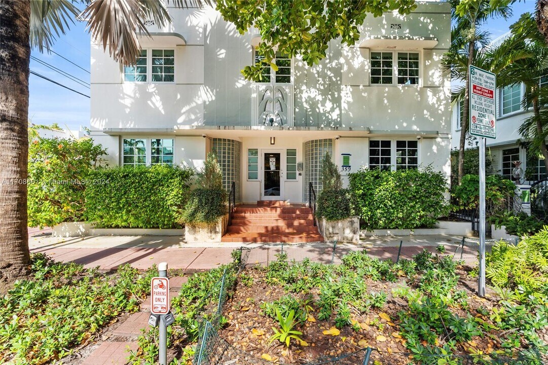 359 Meridian Ave in Miami Beach, FL - Building Photo