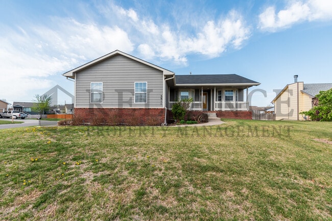 property at 5911 Hartford Dr