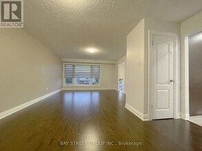 2615 Windjammer Rd in Mississauga, ON - Building Photo - Building Photo