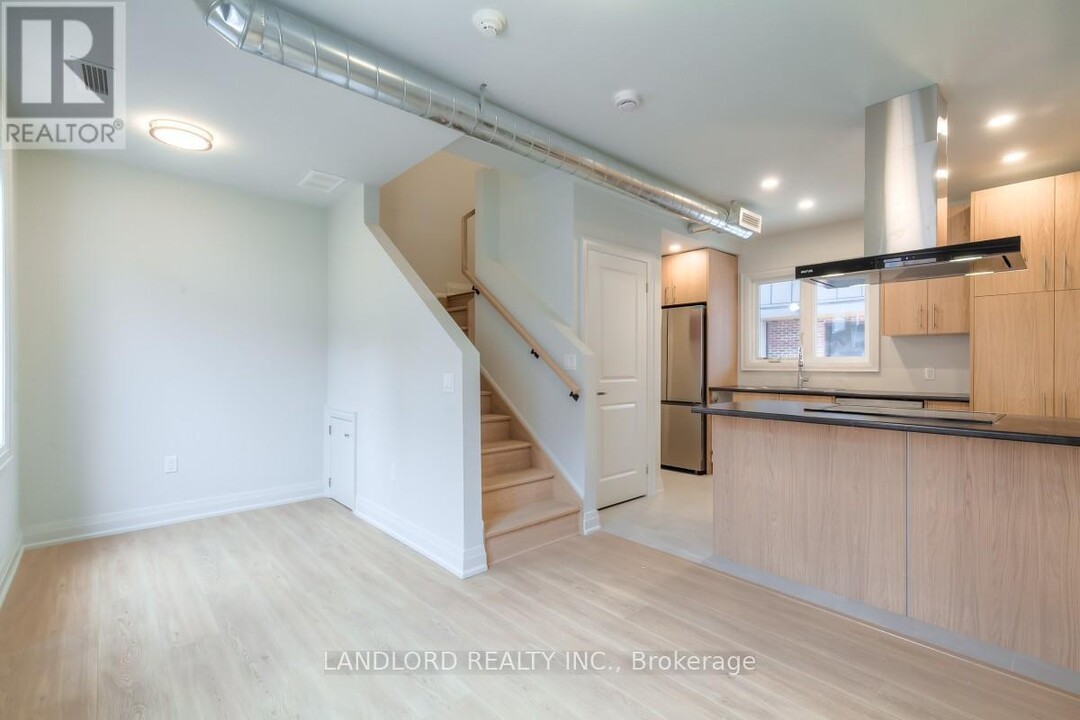73 Northcote Ave in Toronto, ON - Building Photo