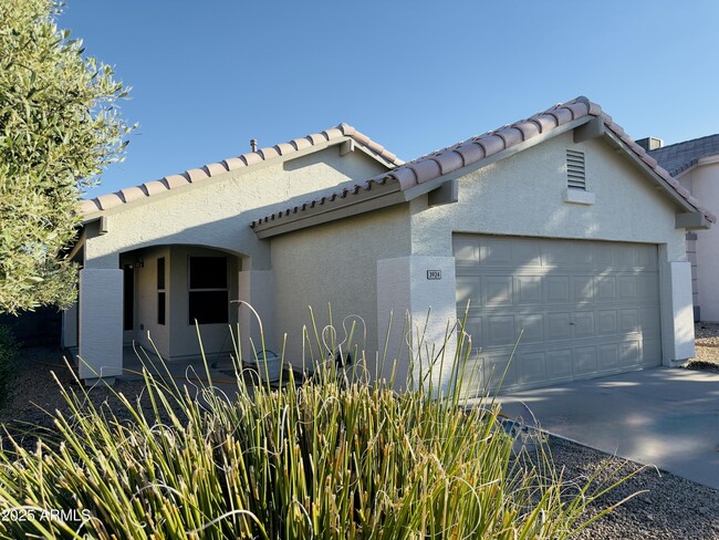 property at 3924 E Renee Dr
