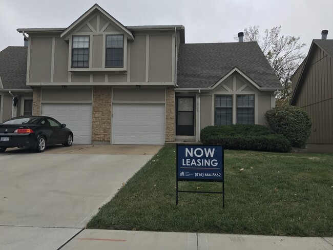 Blue Valley Meadows in Overland Park, KS - Foto de edificio - Building Photo