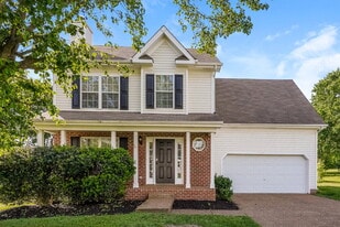 2817 Sutherland Dr in Thompson's Station, TN - Building Photo