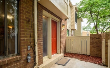 18721 Nathans Pl in Montgomery Village, MD - Foto de edificio - Building Photo