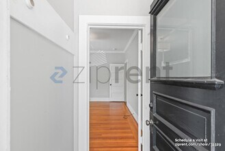 216 Emerson St in Palo Alto, CA - Foto de edificio - Building Photo