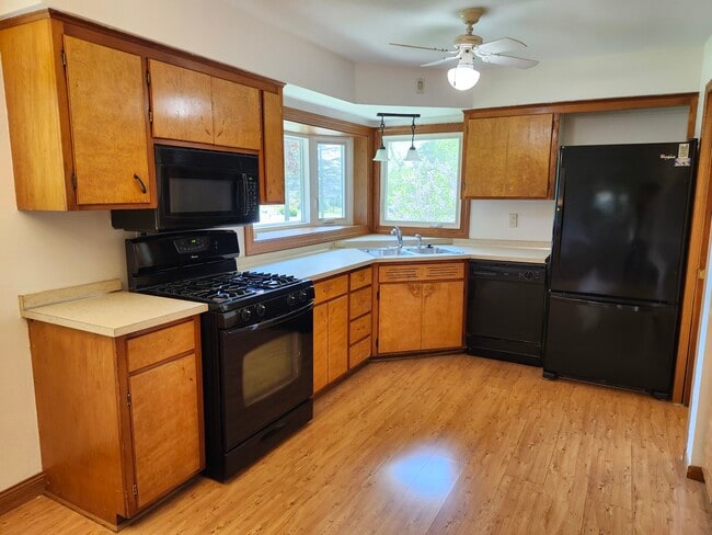 6618 South Dr in Mount Pleasant, WI - Building Photo - Building Photo