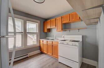 813 Woods Ave in Joliet, IL - Building Photo - Building Photo