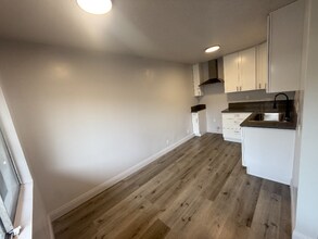 1740 S La Brea Ave in Los Angeles, CA - Building Photo - Building Photo