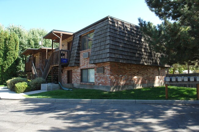 2616-2700 N Cole Rd in Boise, ID - Foto de edificio - Building Photo