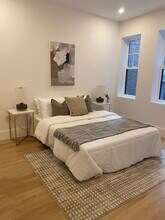 125 Pleasant St, Unit 1 in Brookline, MA - Foto de edificio - Building Photo