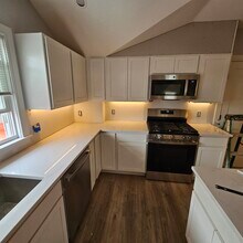 28 Brooks St, Unit 3 in Boston, MA - Foto de edificio - Building Photo