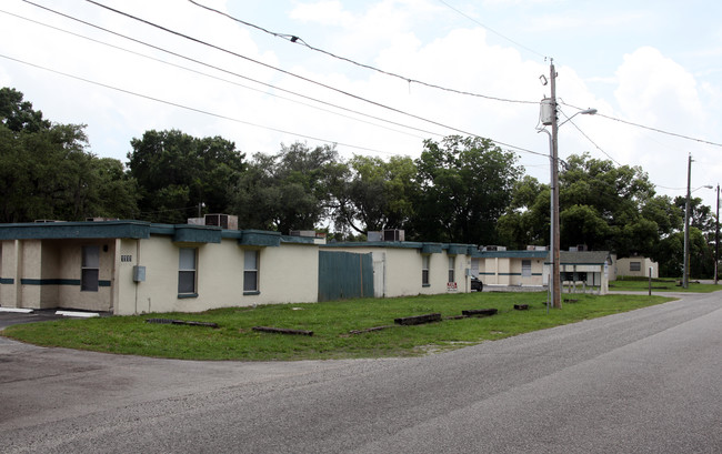 Youngstown Apartments in Tampa, FL - Building Photo - Building Photo