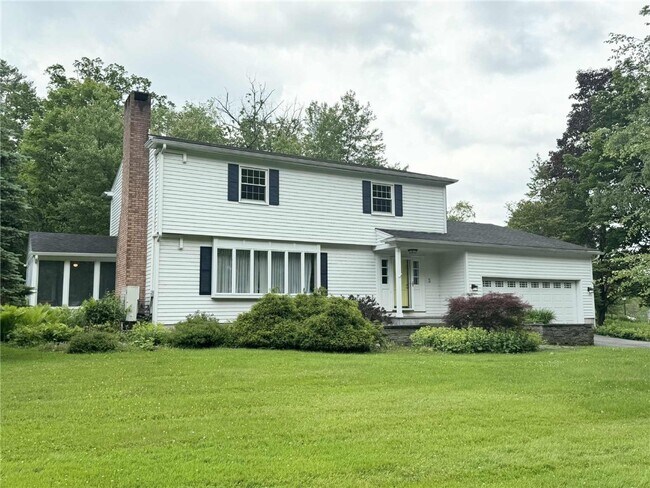 3 Fernleigh Dr in Cooperstown, NY - Foto de edificio - Building Photo