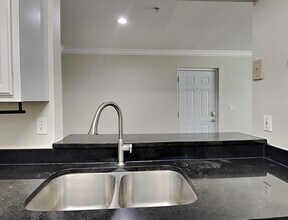 2065 Dixie Belle Dr in Orlando, FL - Building Photo - Building Photo