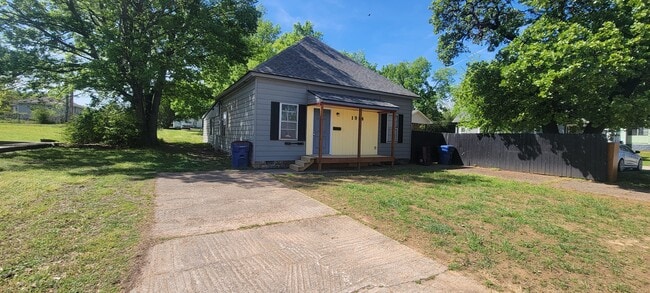 1914 S S St in Fort Smith, AR - Foto de edificio - Building Photo