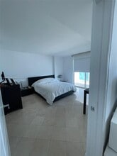 2101 BRICKELL, Unit 2210 in Miami, FL - Building Photo - Building Photo