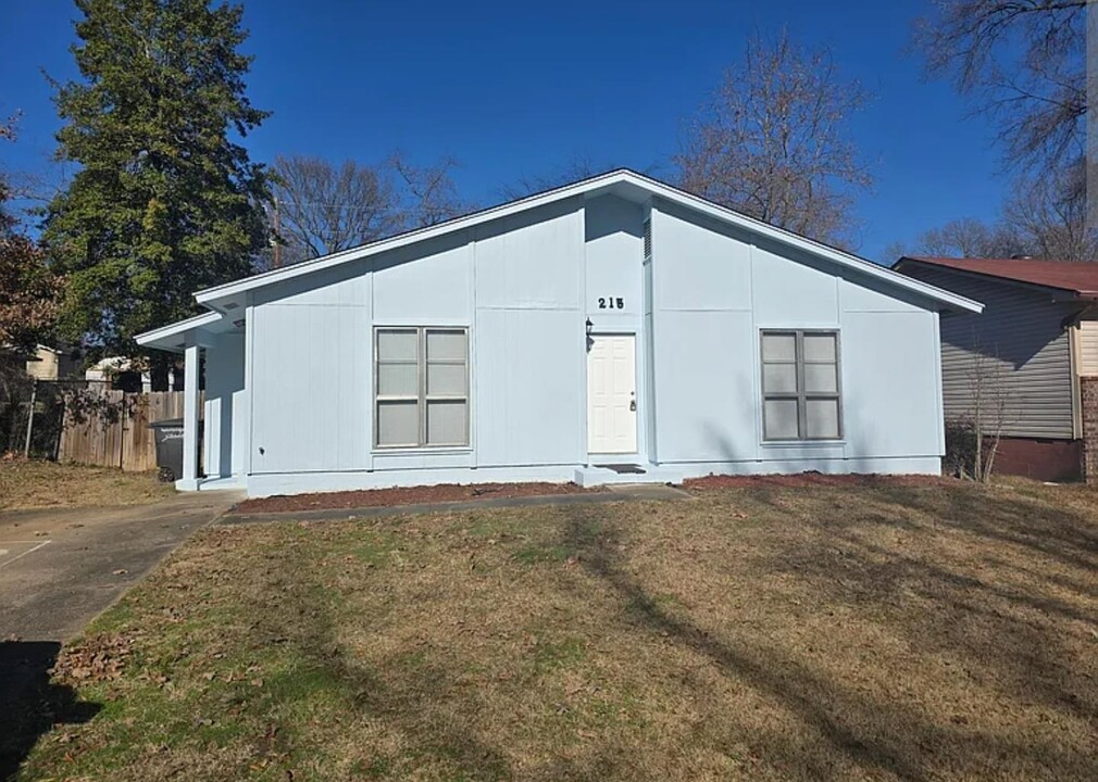 215 Lonsdale Cir in Jacksonville, AR - Building Photo