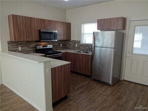 3905 Hawthorne Ave-Unit -#2 in Edinburg, TX - Building Photo - Building Photo