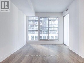 181 Dundas St E in Toronto, ON - Building Photo - Building Photo