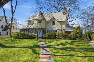 5 Seymour Pl in White Plains, NY - Foto de edificio - Building Photo