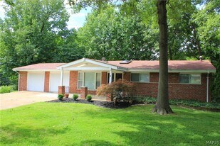 2 Seawood Ct in St. Louis, MO - Building Photo