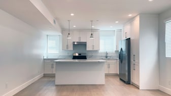 5229 Virginia Ave in Los Angeles, CA - Building Photo