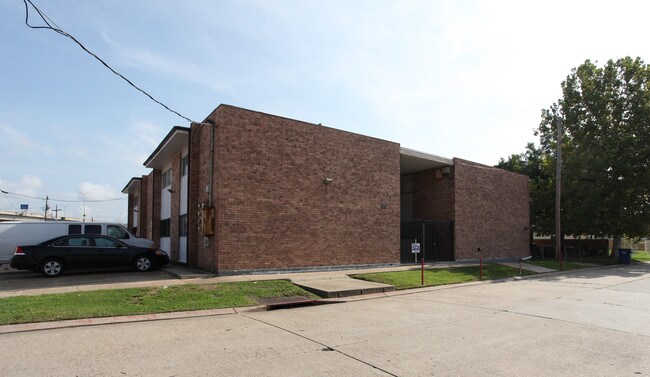 1101 Dupas St in Gretna, LA - Foto de edificio - Building Photo