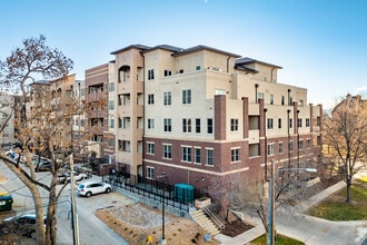 2200 S University Blvd in Denver, CO - Foto de edificio - Building Photo