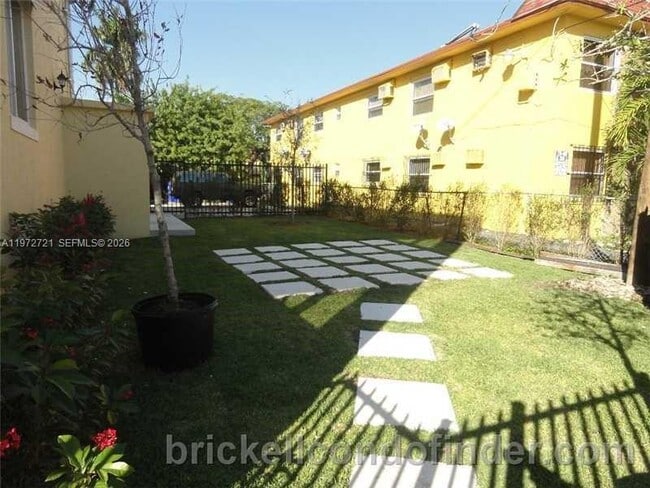 1469 SW 5th St in Miami, FL - Building Photo - Building Photo