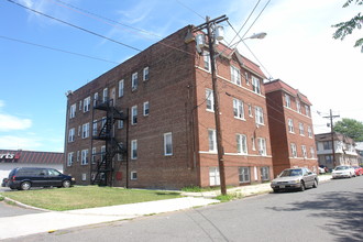 1108 Charles St in Linden, NJ - Building Photo - Building Photo