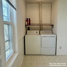 29 Victoria St, Unit 2 in Somerville, MA - Building Photo - Building Photo