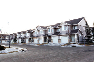 142 Royal Oak Gdns NW in Calgary, AB - Building Photo - Building Photo