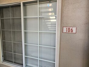 1909 Rio Canyon Ct in Las Vegas, NV - Foto de edificio - Building Photo