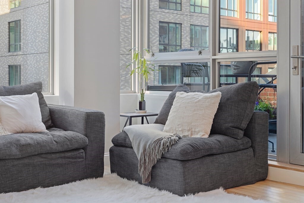 88 Broad St, Unit 7E in Boston, MA - Building Photo