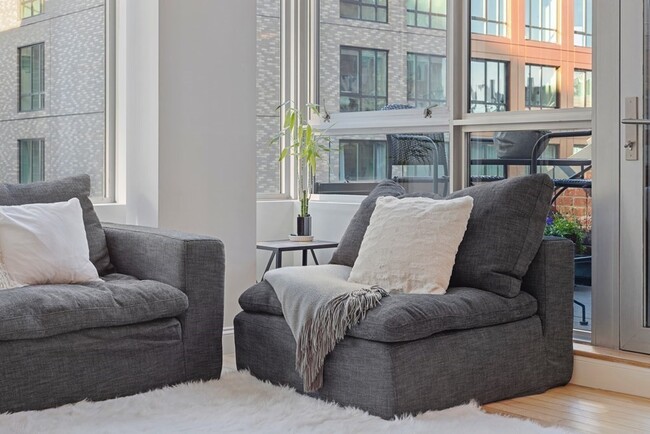 88 Broad St, Unit 7E