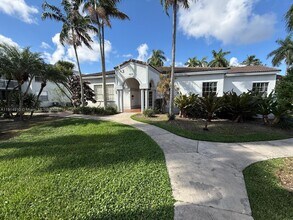 9723 NW 49th Terrace in Doral, FL - Building Photo - Building Photo