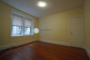 55 Park Dr, Unit 9 in Boston, MA - Building Photo