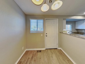 5227 E 123rd Ave in Thornton, CO - Foto de edificio - Building Photo