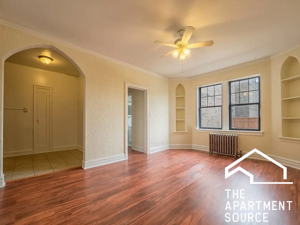 4828 N Damen Ave, Unit 414 in Chicago, IL - Building Photo