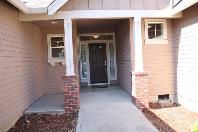 902 NW 96th Cir in Vancouver, WA - Foto de edificio - Building Photo