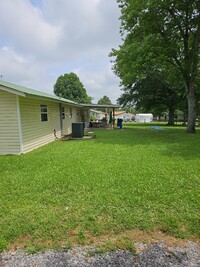 404 Alicia St in Albertville, AL - Foto de edificio - Building Photo