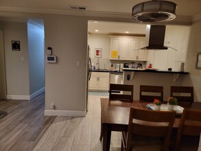 3760 Cll San Antonio in Palm Springs, CA - Building Photo - Building Photo